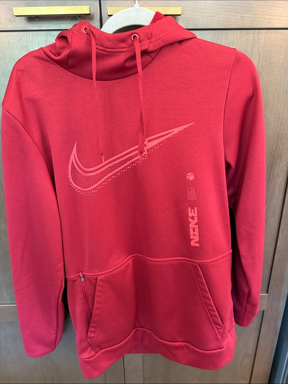 Nike Red Men’s Pullover Hoodie with Graphic Swoosh